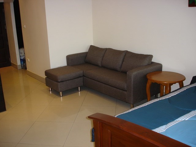 Condominium for rent Pattaya showing the living area Condominium for rent Pattaya showing the living area