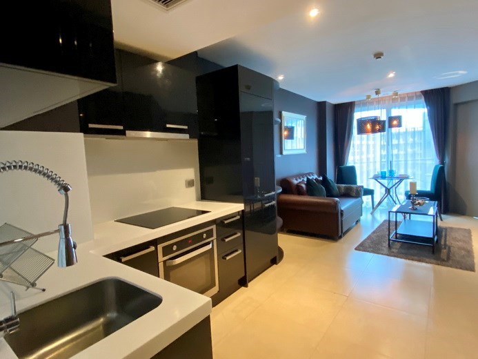 Condominium for rent Pattaya showing the open plan concept 