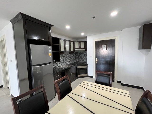 Condominium for rent Pattaya Pratumnak showing the kitchen