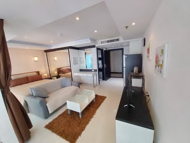 Condominium for rent Pattaya showing the studio suite