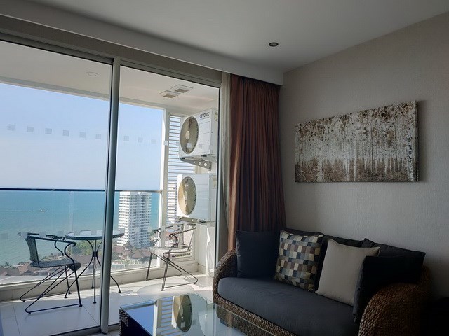 Condominium for rent Pratumnak Hill showing the living area and balcony Condominium for rent Pratumnak Hill showing the living area and balcony