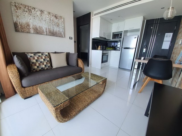 Condominium for rent Pratumnak Hill showing the open plan concept Condominium for rent Pratumnak Hill showing the open plan concept