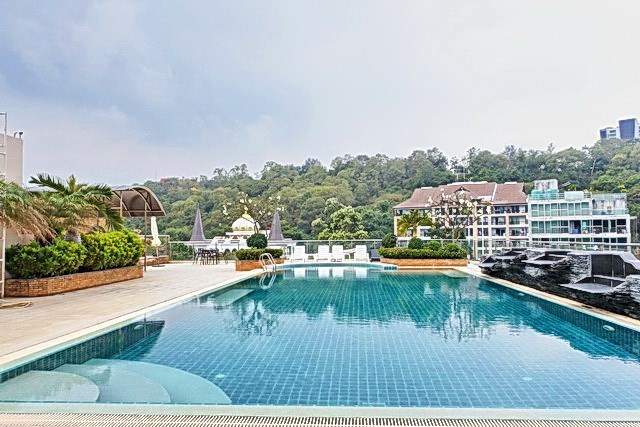 Condominium for rent Pratumnak Pattaya showing the rooftop swimming pool