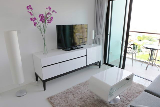 Condominium for rent Pratumnak Pattaya showing the living area and balcony Condominium for rent Pratumnak Pattaya showing the living area and balcony