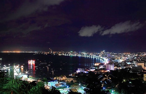 Condominium for rent Pratumnak Pattaya showing the night time view Condominium for rent Pratumnak Pattaya showing the night time view