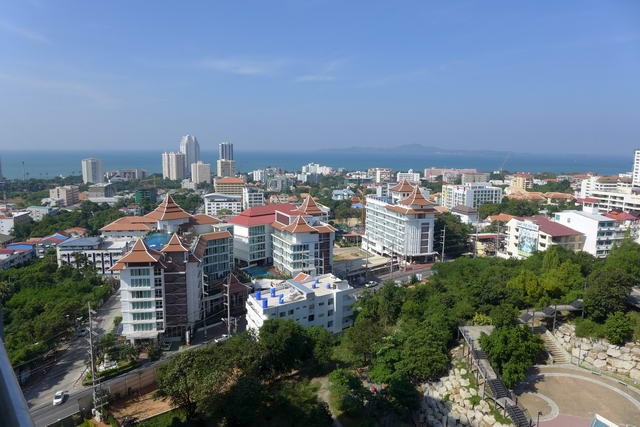 Condominium for rent Pratumnak Pattaya showing the city and sea views Condominium for rent Pratumnak Pattaya showing the city and sea views