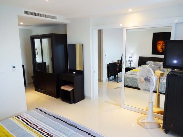 Condominium for rent South Pattaya showing the bedroom suite