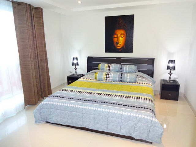 Condominium for rent South Pattaya showing the full bedroom furniture