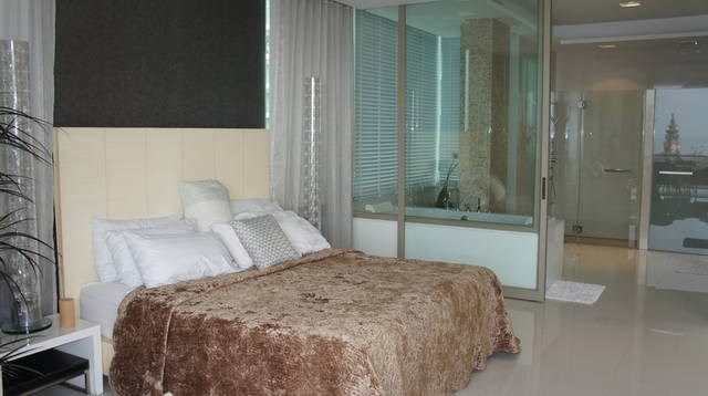 Condominium for rent Wong Amat Sanctuary showing the master bedroom suite
