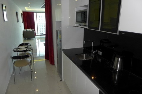 Condominium for rent Wong Amat Tower showing the kitchen and dining area Condominium for rent Wong Amat Tower showing the kitchen and dining area