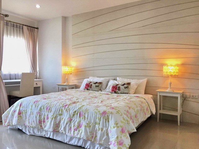 Condominium for Rent Wongamat Pattaya  showing the bedroom