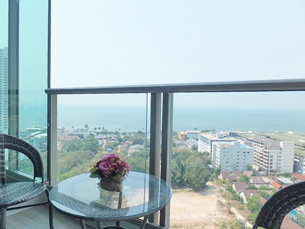 Condominium for sale Jomtien Pattaya showing the balcony and view 