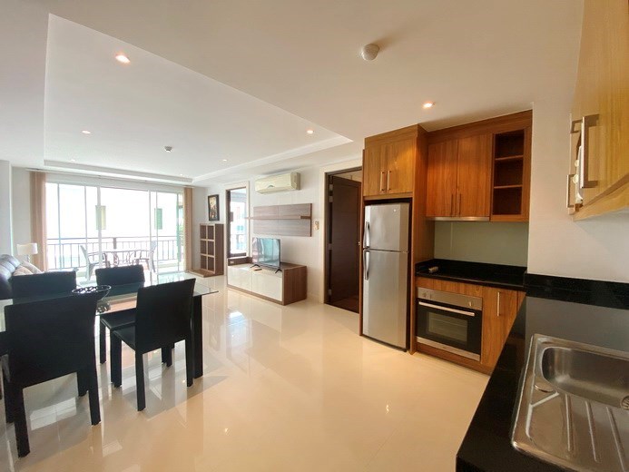 Condominium for sale Jomtien showing the open plan concept 