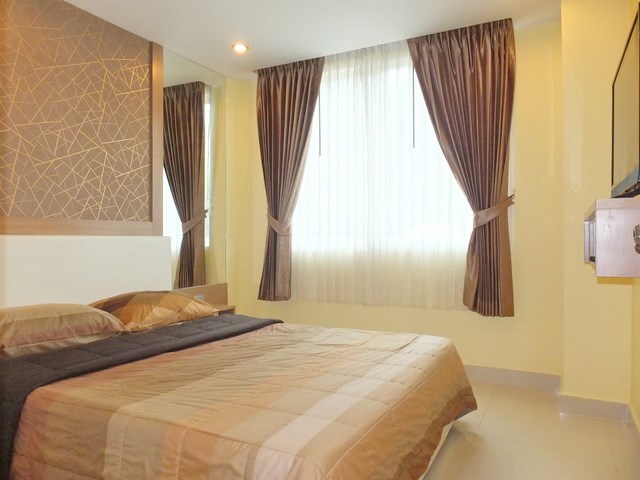 Condominium for sale Jomtien Pattaya showing the  second bedroom