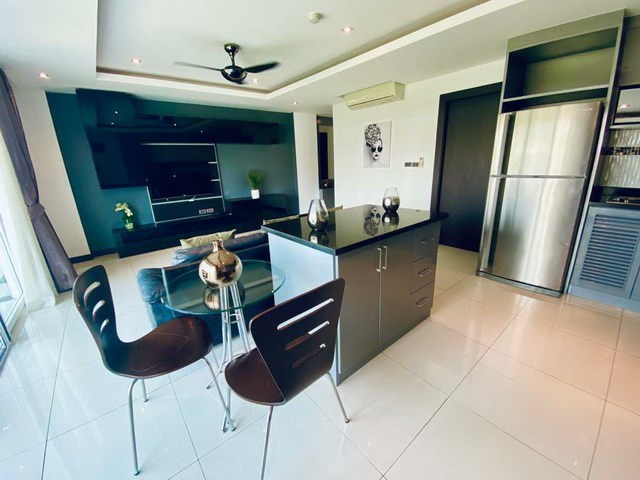 Condominium for sale Pratumnak Pattaya showing the dining and living areas Condominium for sale Pratumnak Pattaya showing the dining and living areas