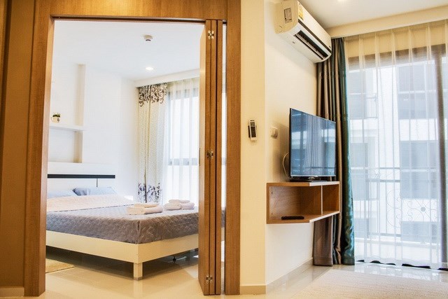 Condominium for sale Pratumnak Hill Pattaya look over to bedroom Condominium for sale Pratumnak Hill Pattaya look over to bedroom