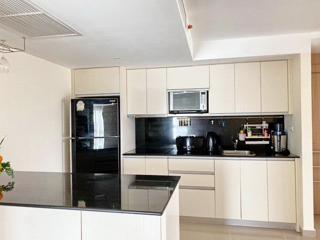 Condominium for sale Pratumnak Pattaya showing the kitchen Condominium for sale Pratumnak Pattaya showing the kitchen