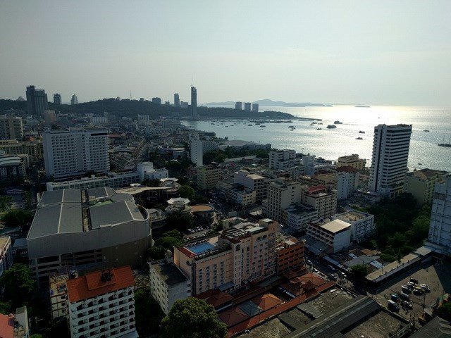 Condominium for Sale Pattaya showing the balcony view 