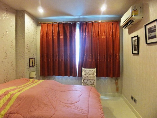 Condominium for sale Jomtien showing the bedroom 