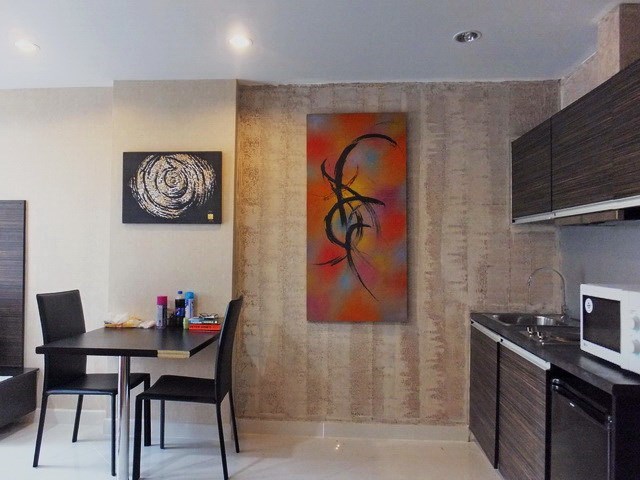 Condominium for sale Jomtien showing the kitchen 