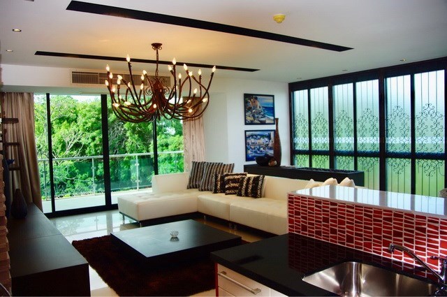 Condominium for sale Jomtien showing the living room Condominium for sale Jomtien showing the living room