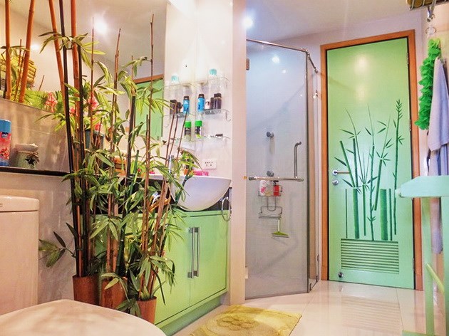 Condominium for sale Na Jomtien showing the second bathroom 