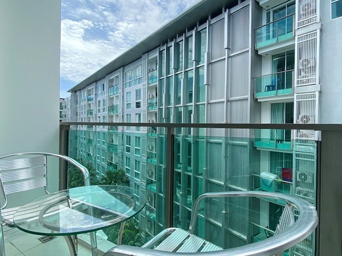 Condominium for sale Pattaya showing the balcony