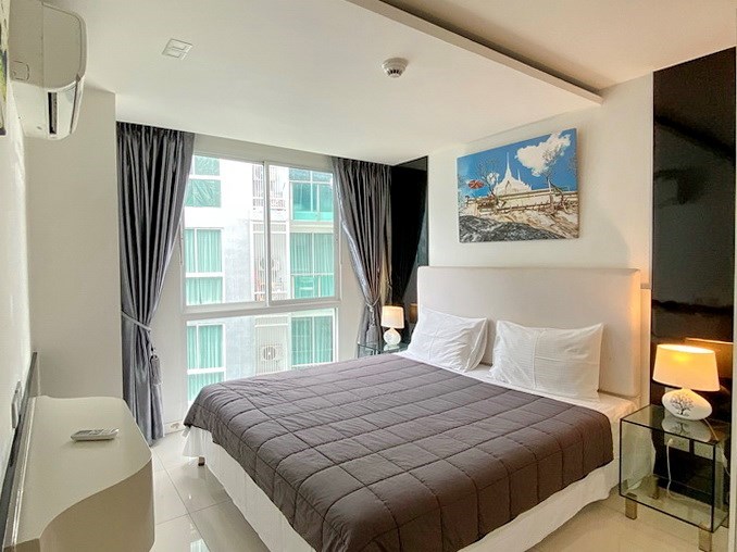 Condominium for sale Pattaya showing the bedroom