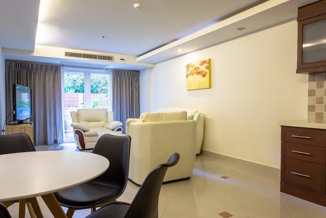 Condominium for sale Pattaya showing the dining and living areas Condominium for sale Pattaya showing the dining and living areas
