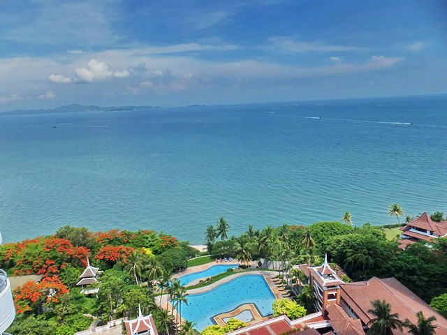 Condominium for Sale Pratumnak Hill showing the main balcony view 