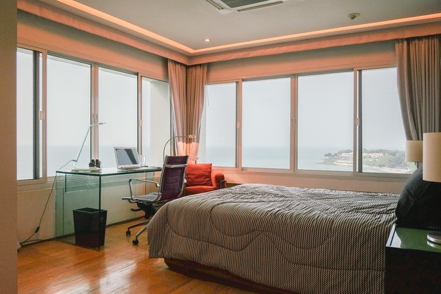 Condominium for sale Pratumnak Hill showing the second bedroom