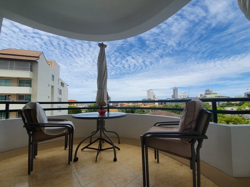 Condominium for sale Pratumnak Pattaya showing the balcony Condominium for sale Pratumnak Pattaya showing the balcony