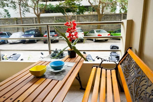 Condominium for sale Pratumnak Pattaya showing the balcony