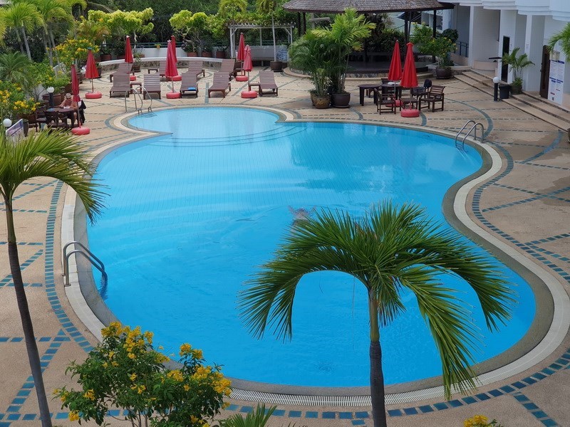 Condominium for sale Pratumnak Pattaya showing the communal pool Condominium for sale Pratumnak Pattaya showing the communal pool