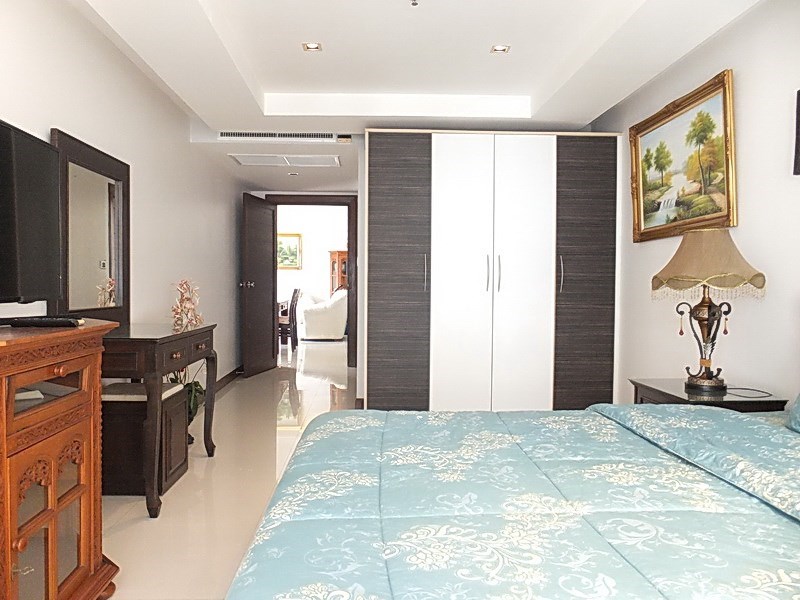 Condominium for sale Pratumnak Pattaya showing the second bedroom with furniture 