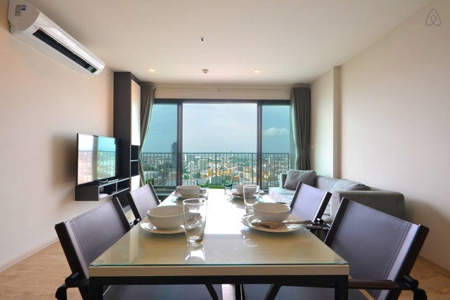Condominium for rent Pattaya showing the dining and living areas Condominium for rent Pattaya showing the dining and living areas