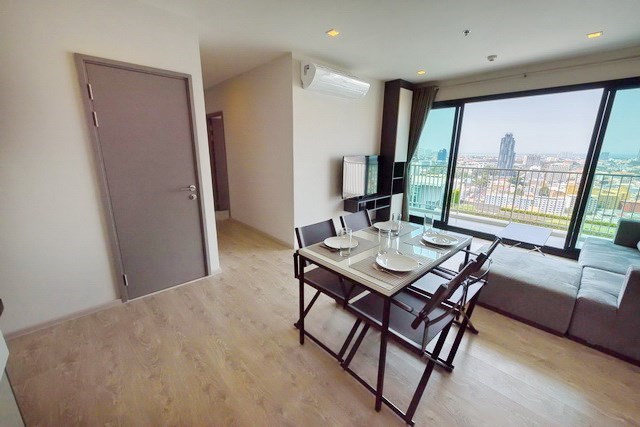 Condominium for rent Pattaya showing the dining, living areas and balcony Condominium for rent Pattaya showing the dining, living areas and balcony