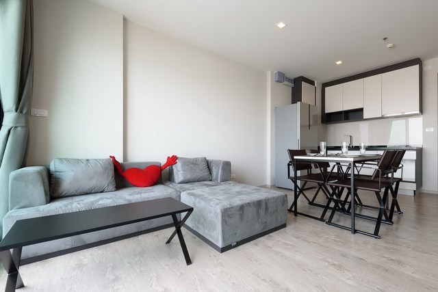 Condominium for rent Pattaya showing the living, dining and kitchen areas Condominium for rent Pattaya showing the living, dining and kitchen areas