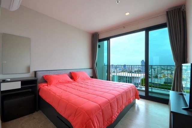 Condominium for rent Pattaya showing the master bedroom Condominium for rent Pattaya showing the master bedroom