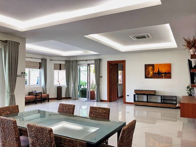House for rent East Pattaya showing the dining and living areas House for rent East Pattaya showing the dining and living areas