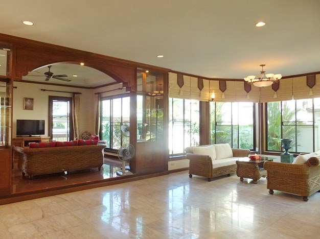 House for rent East Pattaya showing the living areas 