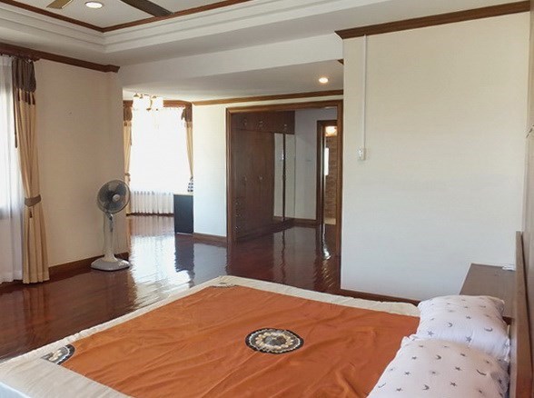 House for rent East Pattaya showing the master bedroom suite 