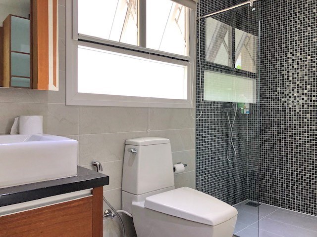 House for rent East Pattaya showing the second bathroom House for rent East Pattaya showing the second bathroom