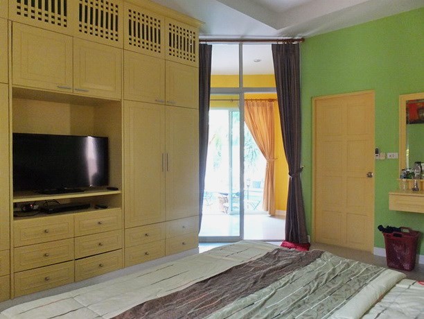 House for Rent East Pattaya showing the second bedroom suite 
