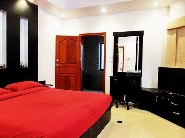 House For Rent Jomtien Park Villas Pattaya showing the third bedroom suite 