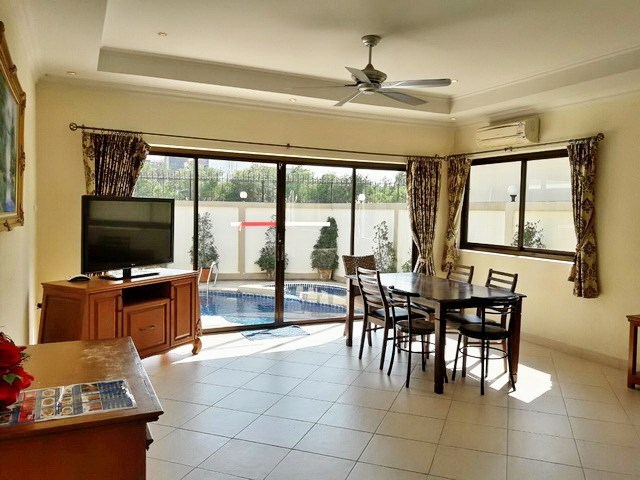 House for rent Jomtien Pattaya showing the dining area 
