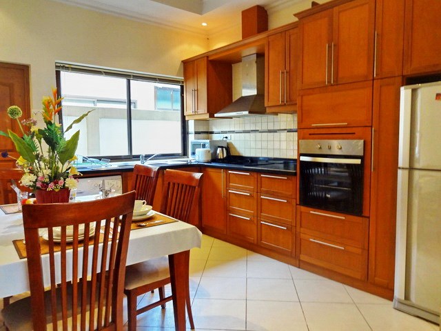 House for rent Jomtien Pattaya showing the kitchen 