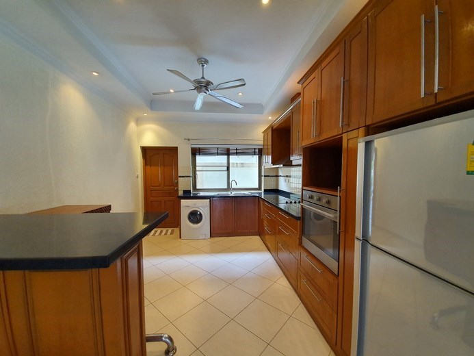 House for rent Jomtien Pattaya showing the kitchen with washing machine
