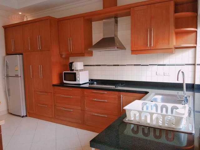 House for rent Jomtien Pattaya showing the kitchen House for rent Jomtien Pattaya showing the kitchen