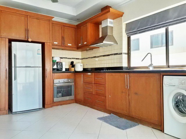 House for rent Jomtien Pattaya showing the kitchen area House for rent Jomtien Pattaya showing the kitchen area